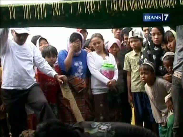 Korban Mobil Matic Dimakamkan