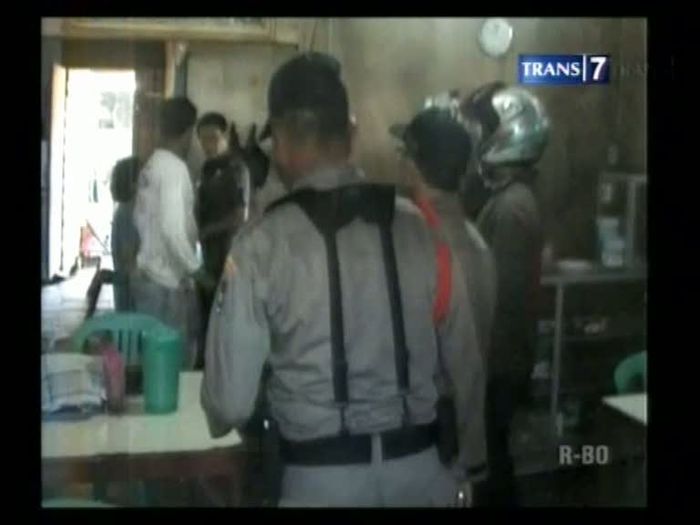 Buka Disiang Hari, Rumah Makan Dirazia