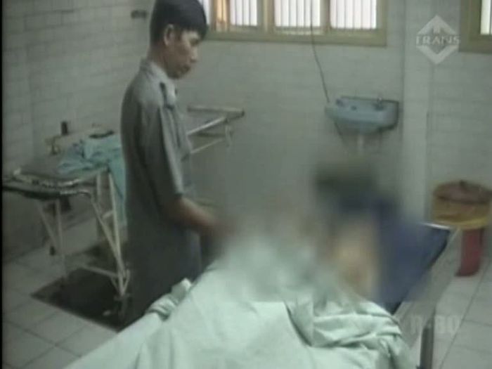 Usai Bacok Istri, Suami Gantung Diri