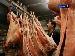 Toko Daging Halal Ramai Pembeli