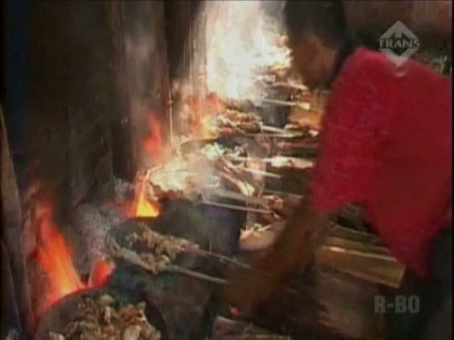 Kampung Ayam Panggang Ramai Pelanggan