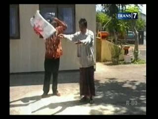 Kecewa, Warga Buang Beras Miskin