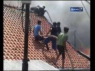 Kilas Nusantara: Bocah Main Api, 4 Rumah Ludes Terbakar