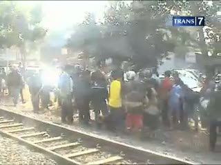 Pejalan Kaki Tewas Tersambar Kereta Api