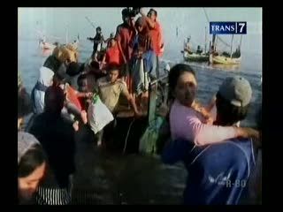 Ojeg Gendong, Jasa Tukang Panggul Pemudik Perahu