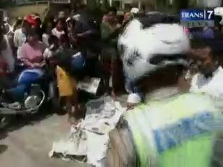 Dua Bocah Tewas Terlindas Bus