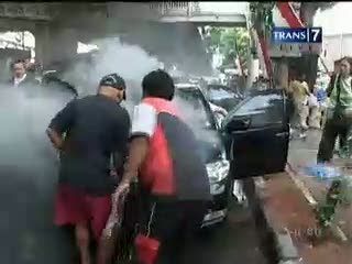 Mobil Terbakar, Arus Lalulintas Macet