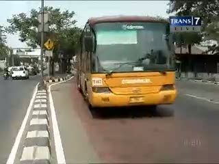 Bus Trans Jakarta Kembali Makan Korban