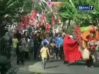 Tradisi Barang Ider Bumi