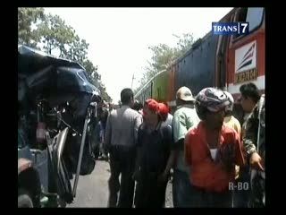  Mati Mesin di Lintasan KA, 6 Penumpang Jadi Korban