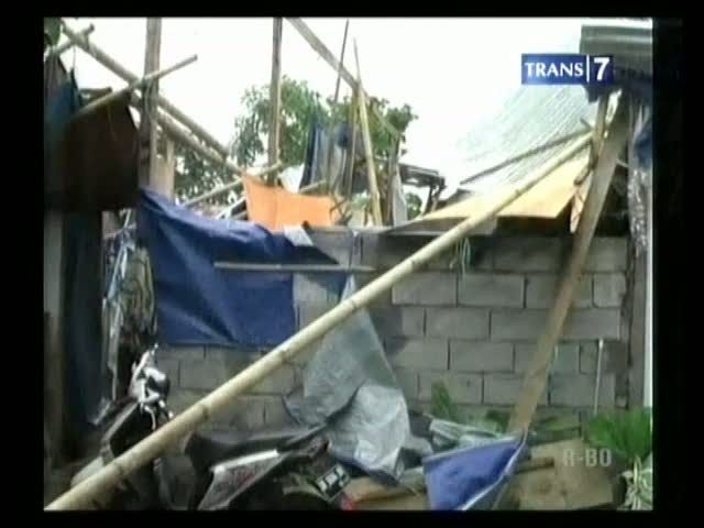 Angin Puting Beliung Terjang Rumah Warga