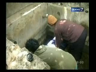 Kekeringan Warga Serbu Sumber Air