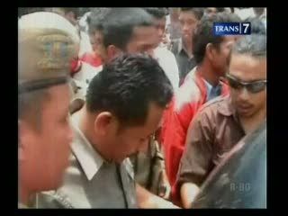 Mahasiswa Sandera Anggota Dewan