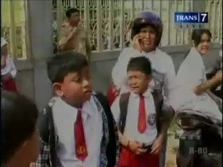 Sekolah Terbakar, Murid Menangis