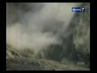 Tangkuban Perahu Erupsi, Kera Turun Gunung