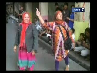 Lapak Ditertibkan Pedagang Mengamuk