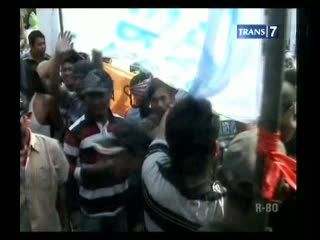 Bantuan Dikorupsi, Demo Petani Ricuh