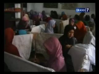 Ratusan Buruh Rokok Belajar Membatik