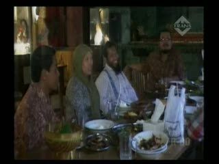Rumah Makan dengan Suasana Museum