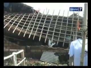 Puting Beliung Hantam Ratusan Rumah