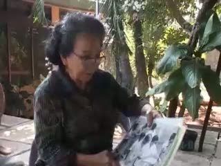 Janda Mantan Gubernur Hidup Sengsara