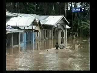 Tiga Sungai Meluap, Picu Banjir Bandang