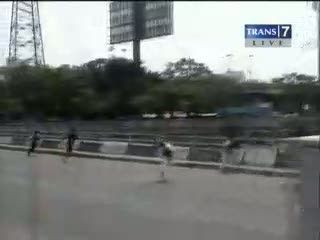 Pelajar Saling Serang Usai Jam Sekolah