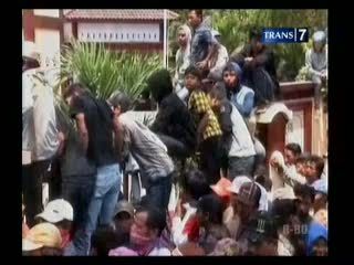 Aksi Demo Berlangsung Ricuh