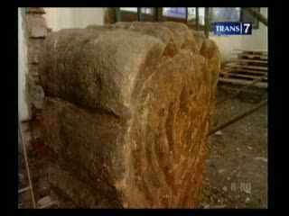 Heboh, Penemuan Makam Keramat dalam Kantor Bank