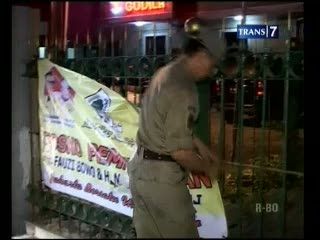 Atribut Pilkada DKI Dicopot