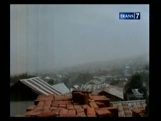 Gunung Gamalama Semburkan Debu Vulkanik