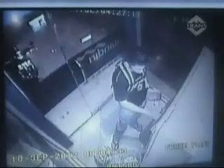 Pelaku Peledakan Terekam CCTV