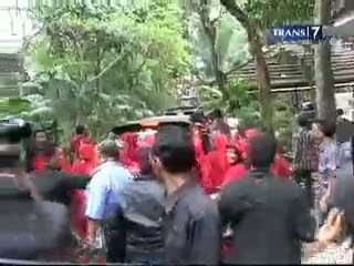 Jokowi Dampingi Megawati Gunakan Hak Pilih 