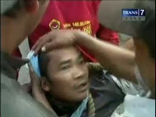 Korban Banjir Lahar Dingin Kesurupan