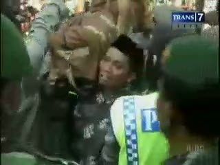 Pemberangkatan Jamaah Calon Haji Ricuh