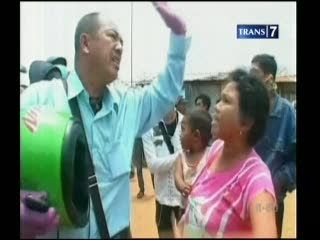 Ricuh, Pembongkaran Rumah Liar