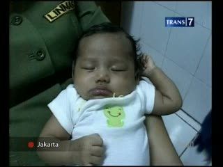 Dibuang Dalam Karung, Bayi Ditemukan Selamat