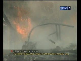 Ruko Terbakar, Pemilik Jatuh Pingsan
