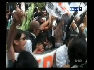 Ajak Unjuk Rasa, Massa Buruh Dilempari