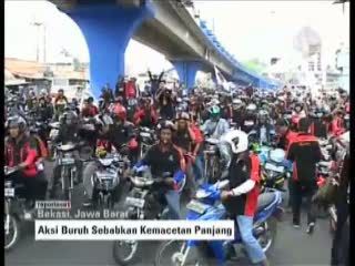 Usai Demo Sampah Berserakan