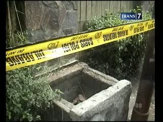 Bayi Terlilit Ari Dibuang ke Tong Sampah