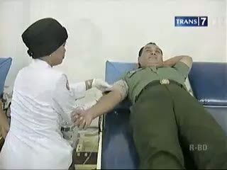 Ancaman Penyakit Dibalik Kantong Darah