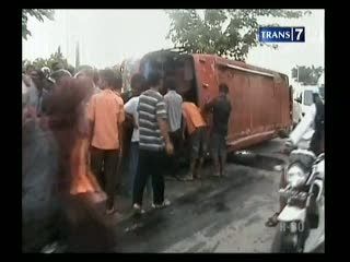 Ugal-ugalan, Bus Terbalik