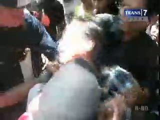 Pemakaman Mahasiswa Diwarnai Isak Tangis