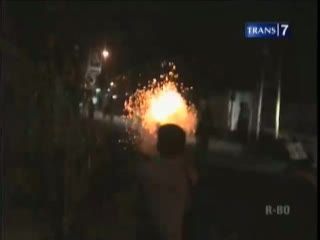 Warga Petamburan Saling Serang