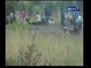 Bentrok 2 Desa, 6 Rumah Dibakar