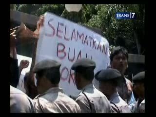 Kedatangan Boediono Disambut Demo