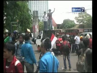 Tolak RUU, Aksi Mahasiswa Ricuh