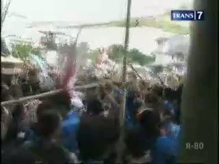 Tolak Kedatangan Wakapolri Mahasiswa Bentrok