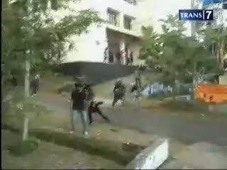Mahasiswa Tawuran di Dalam Kampus